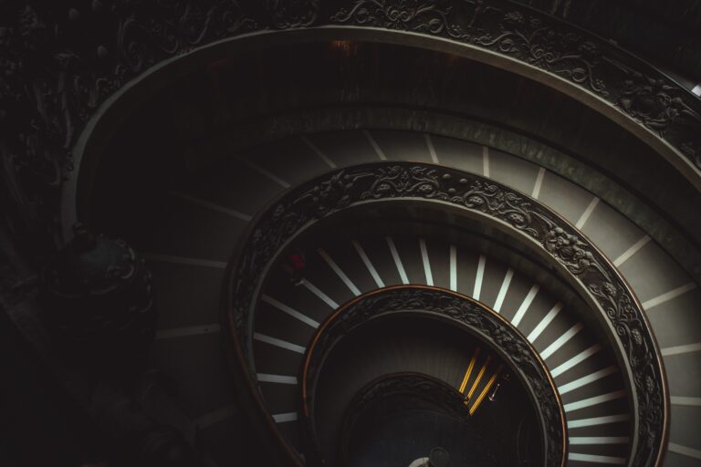 Vatican Best top-rated Rome tours and excursions in Rome, choose from guided, private, and semi-private options to explore Vatican Museum and Sisten chapel.