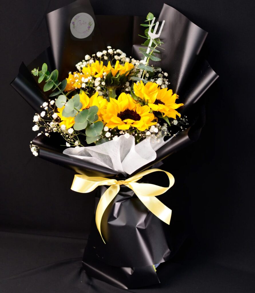 Birthday surprise, flower bouquet, by Roman Road Travel, Personalized Travel itinerary in Rome